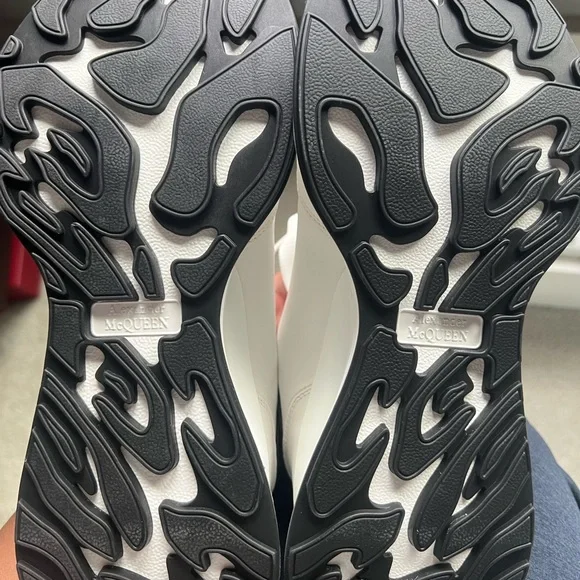 Alexander McQueen Sneakers - Picture 4 of 5